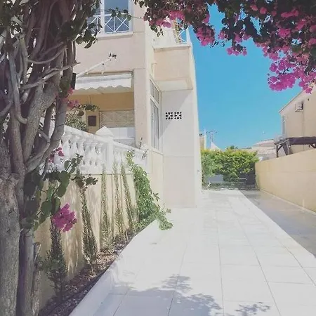 Relaxing Lakeside With Swimming Pool Apartment Torrevieja